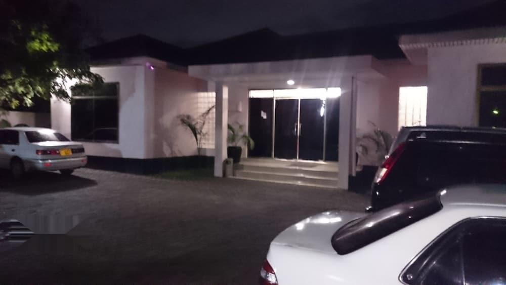 Transit Airport B&B Dar es Salaam Exterior photo